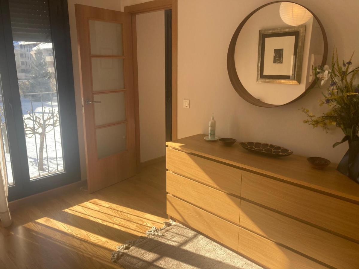 Modern & Cosy Apartment In Jaca Pyrenees Spain Eksteriør billede